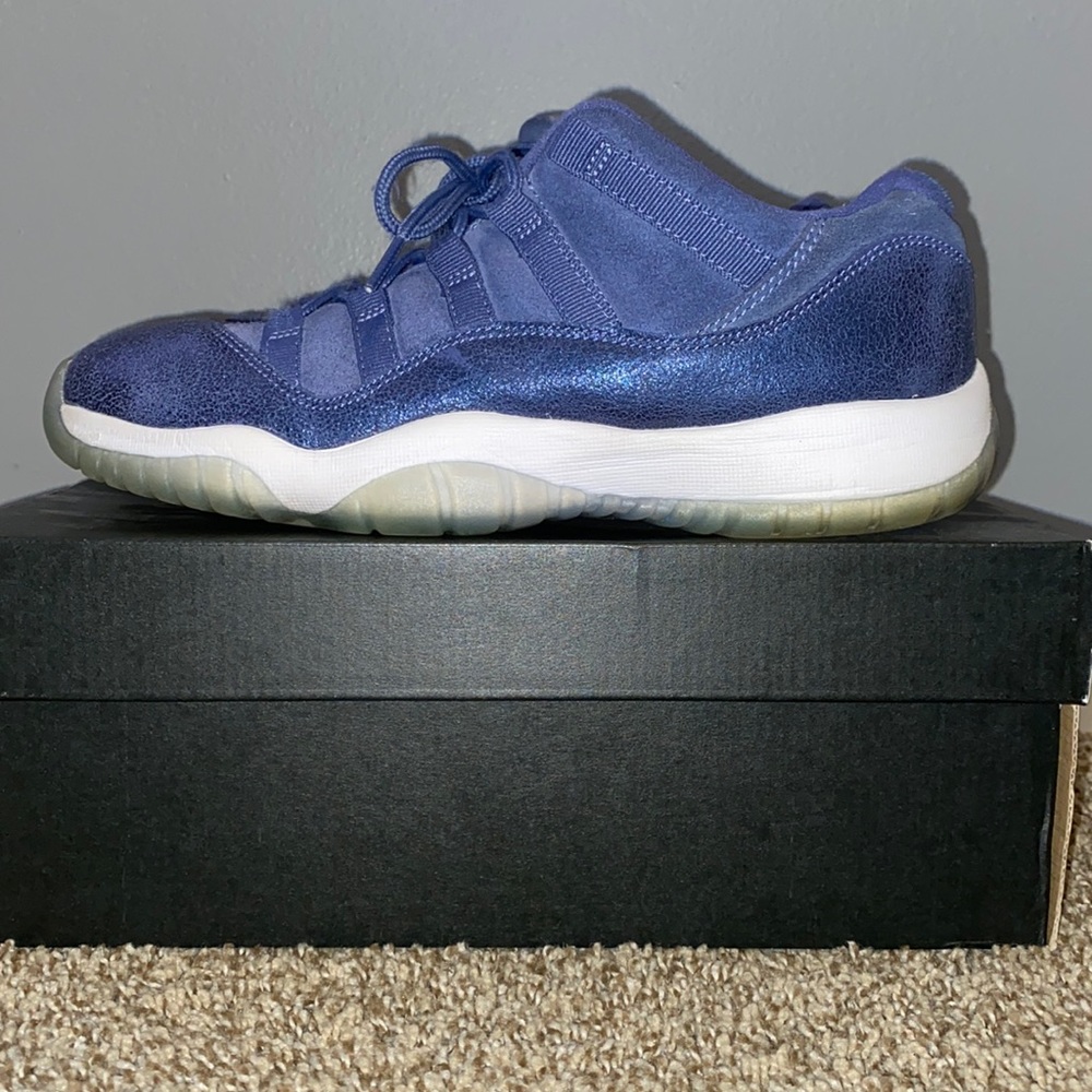 Jordan 11 Blue Moon